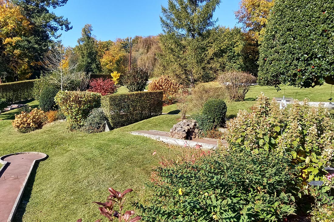 Le chalet de Warren en 2025 - vue du parc couleurs d'automne